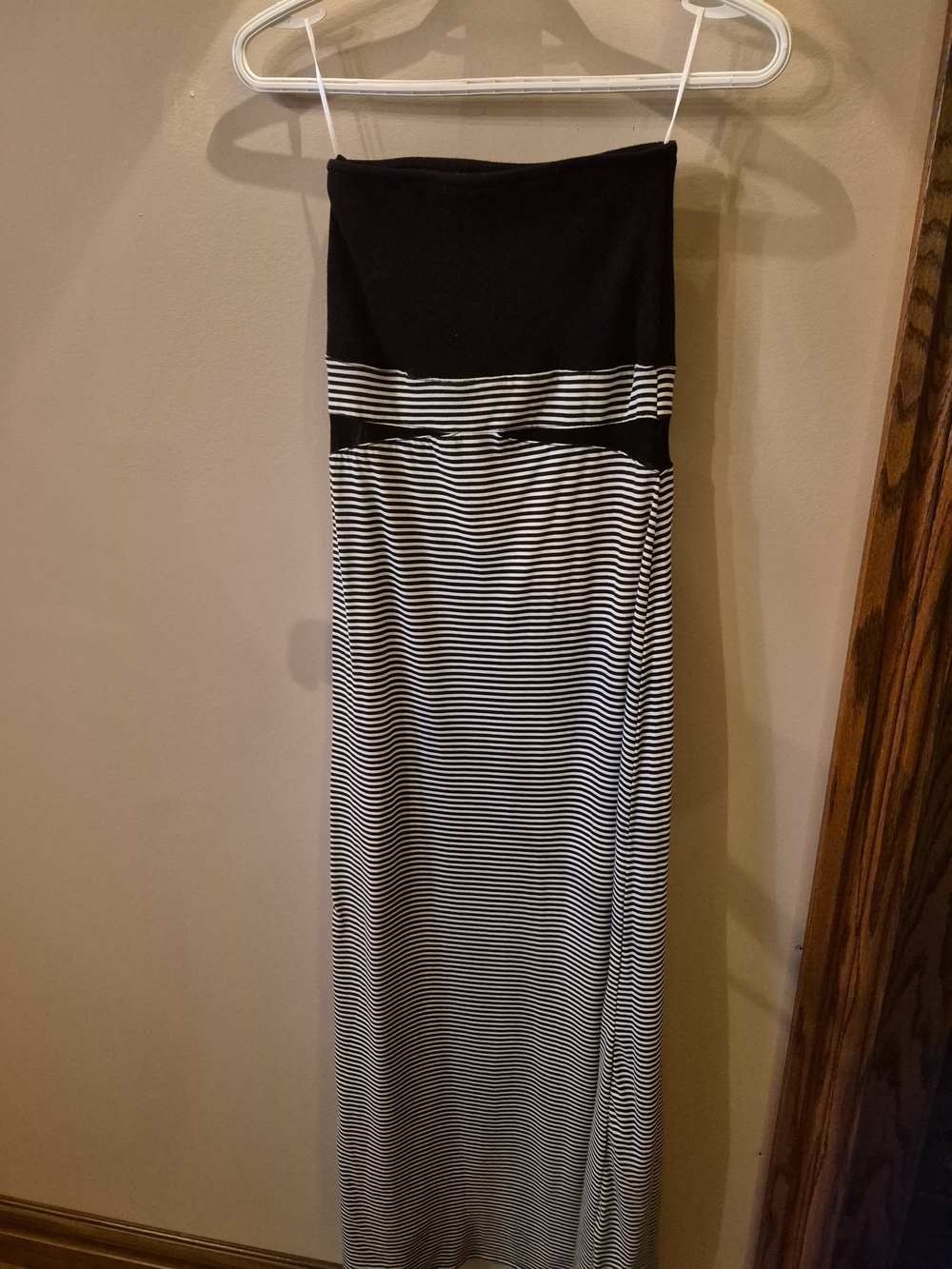 Hurley Black and White Striped Maxi Dress ***HUGE CLOSET CLEANOUT***